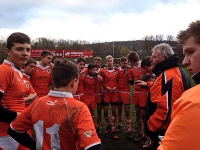 U16-Betreuer Finsterer bei der Halbzeitansprache